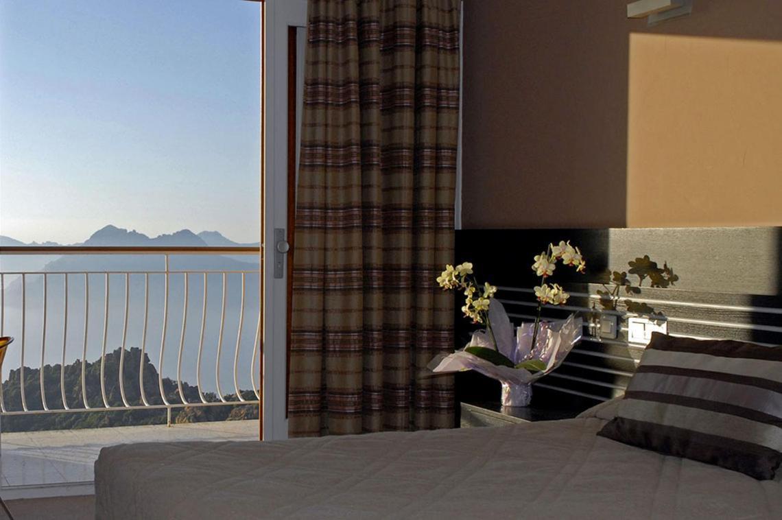 Hotel Capo Rosso Пьяна Экстерьер фото