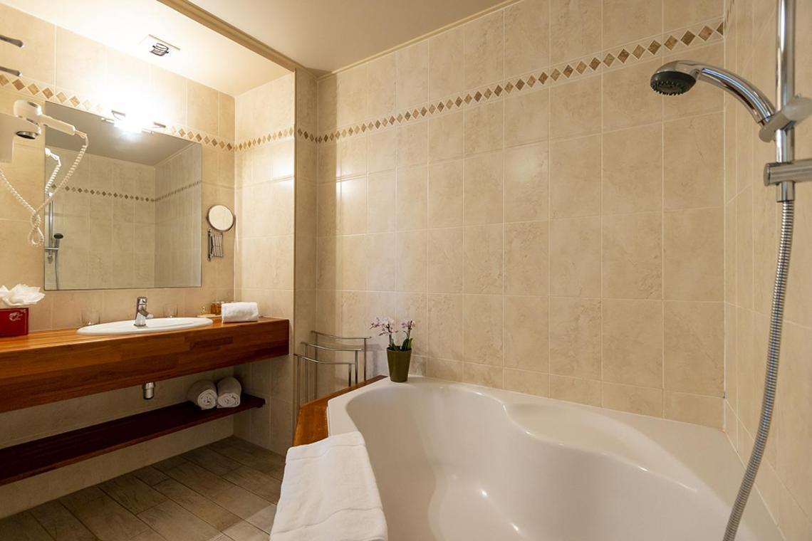 Hotel Capo Rosso Пьяна Экстерьер фото